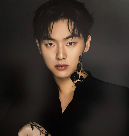 CHOI HYUNWOOK