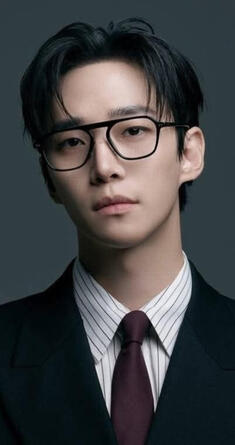 LEE JUNHO