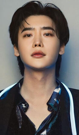 LEE JONGSUK